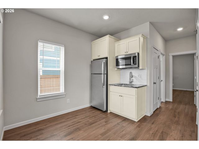 4198 Se 76TH Ave, Hillsboro, OR 97123