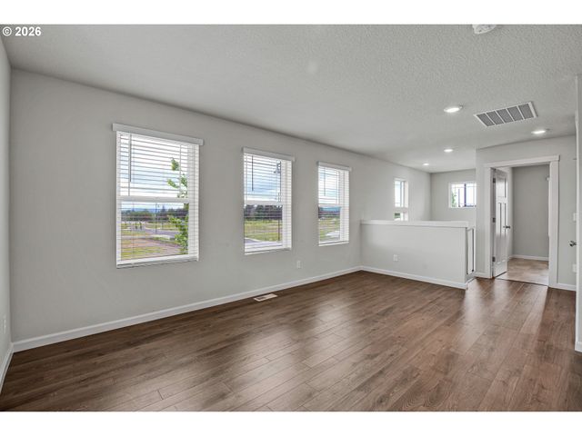 4198 Se 76TH Ave, Hillsboro, OR 97123