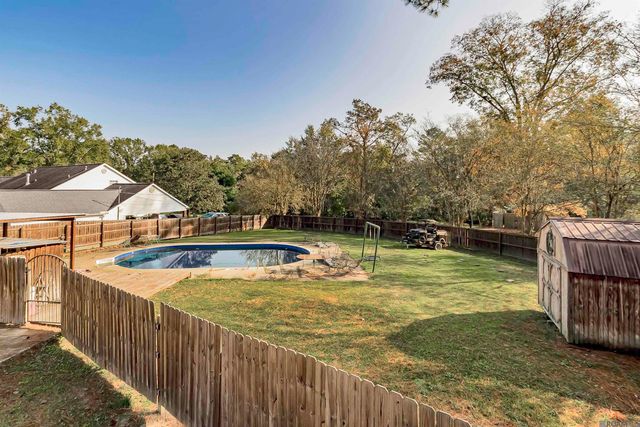 5660 Crimson Glory, St Francisville, LA 70775