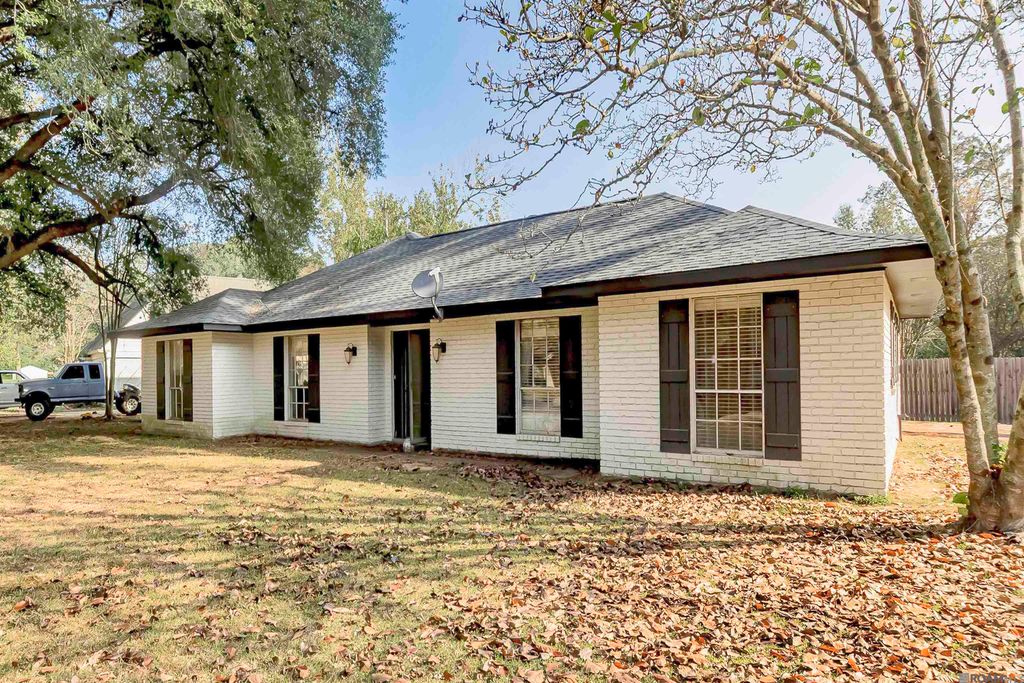 5660 Crimson Glory, St Francisville, LA 70775