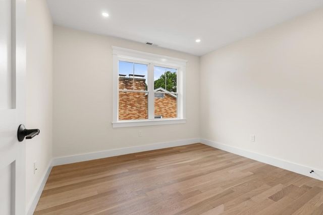 197 Lexington St 197, Watertown, MA 02472