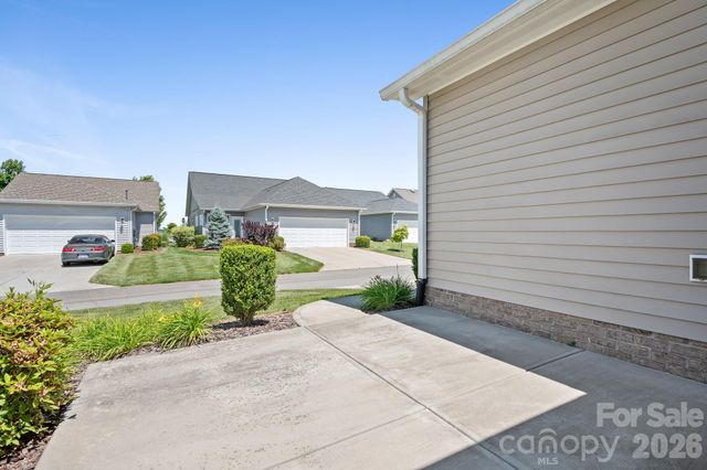 17721 Morehampton Avenue, Cornelius, NC 28031