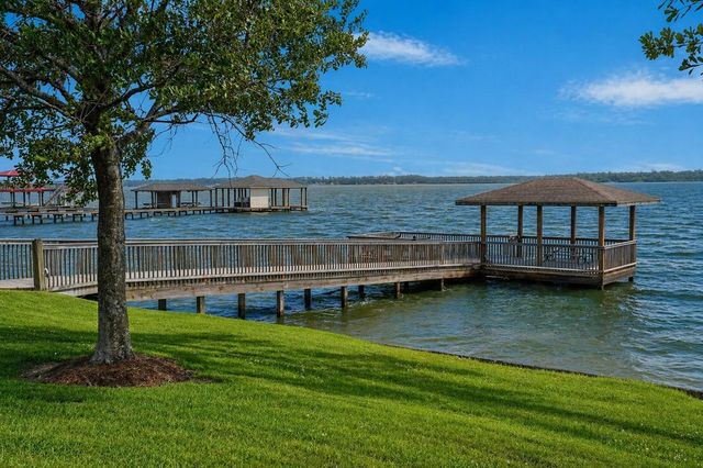 13710 Nubenbrook Lake Drive, Houston, TX 77044