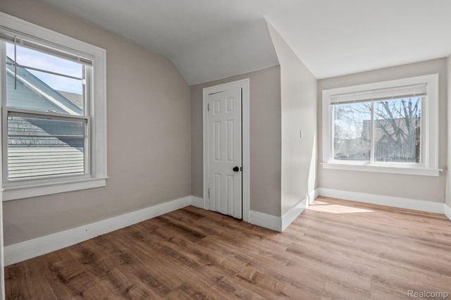 36 W GREENDALE, Detroit, MI 48203