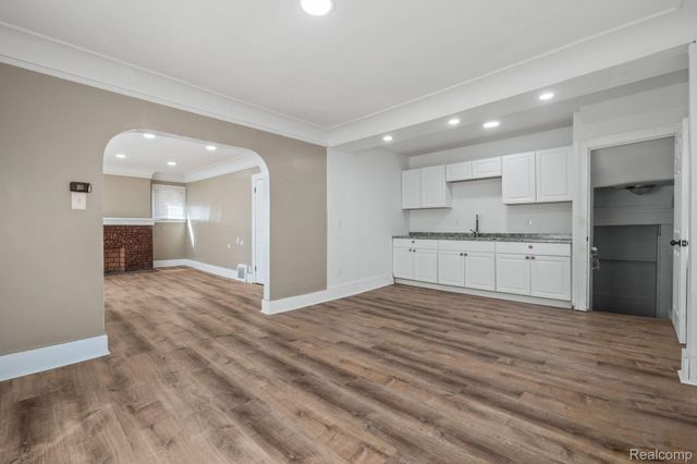 36 W GREENDALE, Detroit, MI 48203