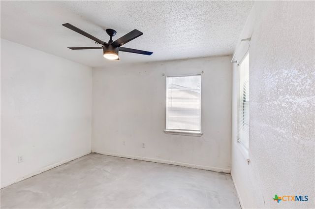 907 Curry Avenue, Copperas Cove, TX 76522