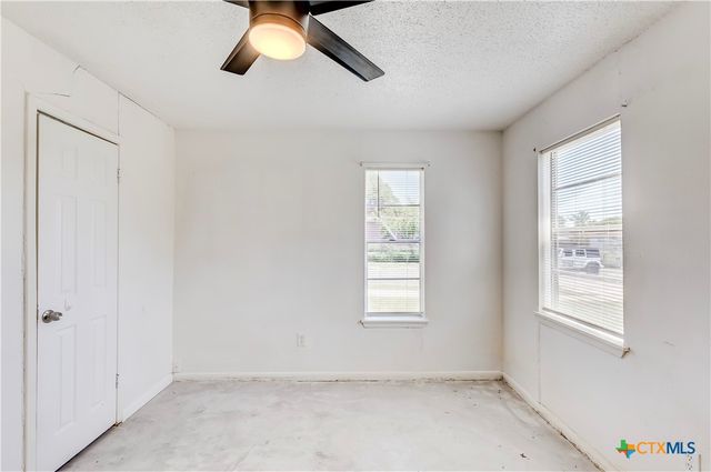 907 Curry Avenue, Copperas Cove, TX 76522