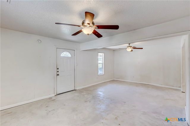 907 Curry Avenue, Copperas Cove, TX 76522