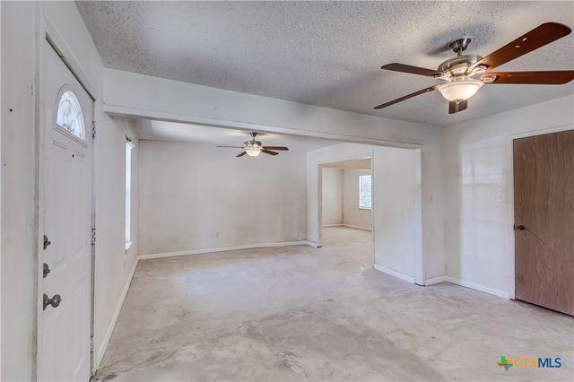 907 Curry Avenue, Copperas Cove, TX 76522