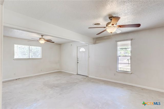 907 Curry Avenue, Copperas Cove, TX 76522