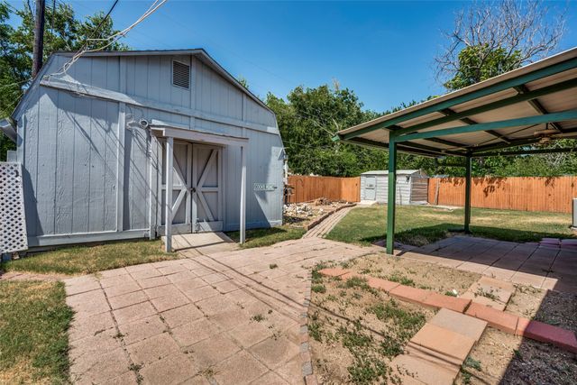 5213 Bonnie Wayne Street, Haltom City, TX 76117