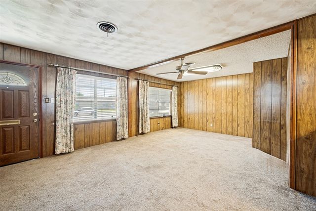 5213 Bonnie Wayne Street, Haltom City, TX 76117