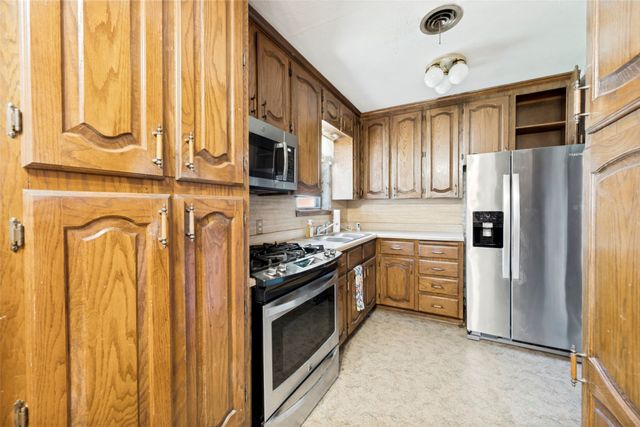 5213 Bonnie Wayne Street, Haltom City, TX 76117