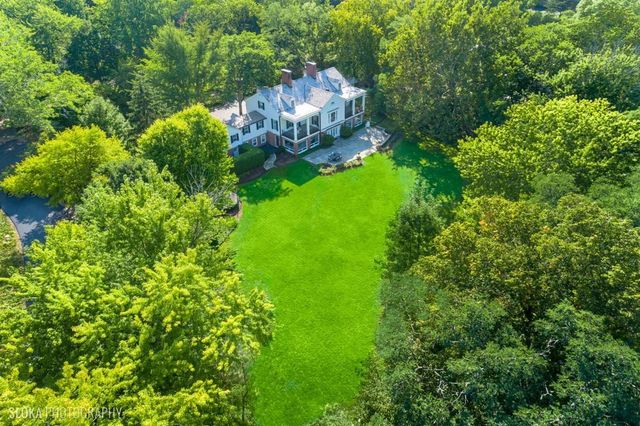 62 Woodley Road, Winnetka, IL 60093