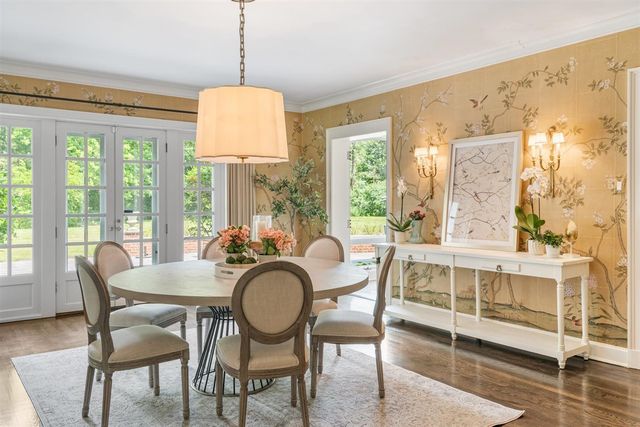 62 Woodley Road, Winnetka, IL 60093