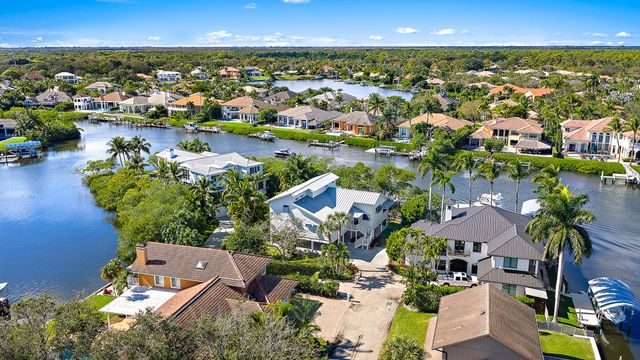 9176 SE River Terrace, Jupiter, FL 33469