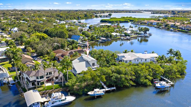 9176 SE River Terrace, Jupiter, FL 33469