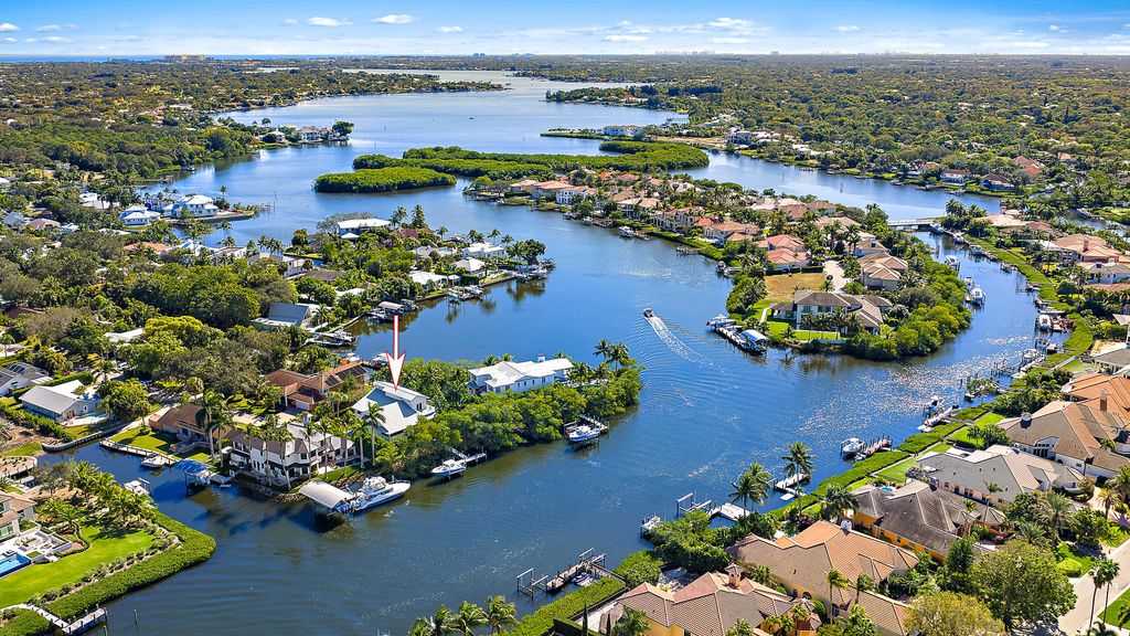 9176 SE River Terrace, Jupiter, FL 33469