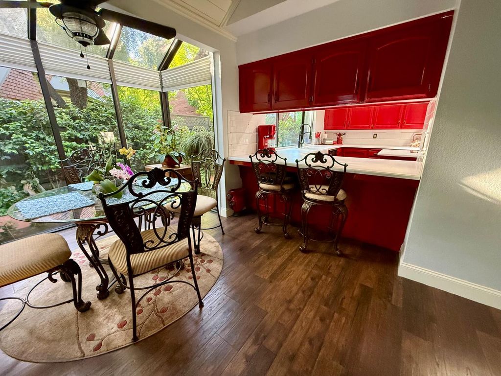 Image 15 of property listing at 2555 W Bluff Avenue # 142, Fresno, CA 93711