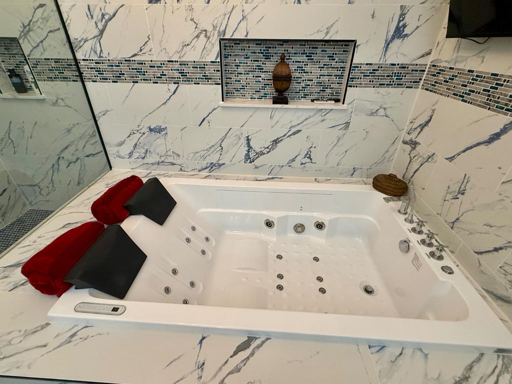 Image 24 of property listing at 2555 W Bluff Avenue # 142, Fresno, CA 93711