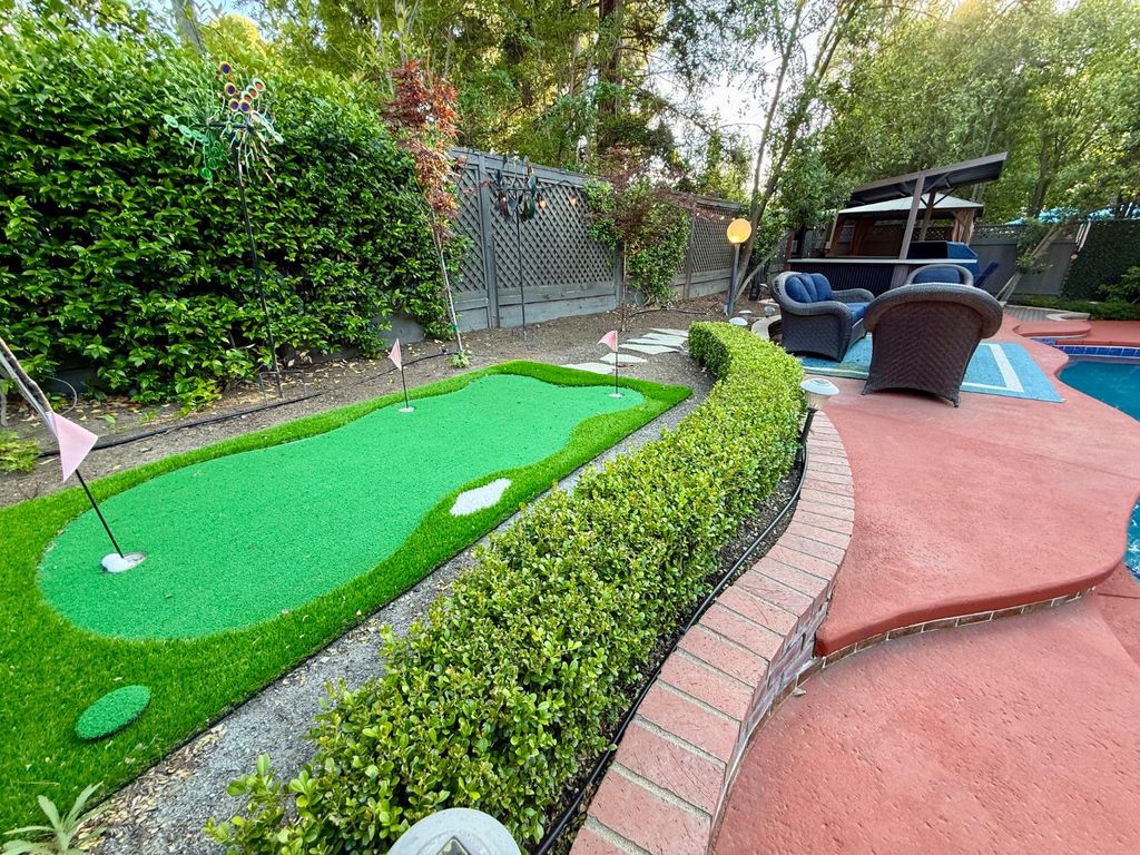Image 43 of property listing at 2555 W Bluff Avenue # 142, Fresno, CA 93711