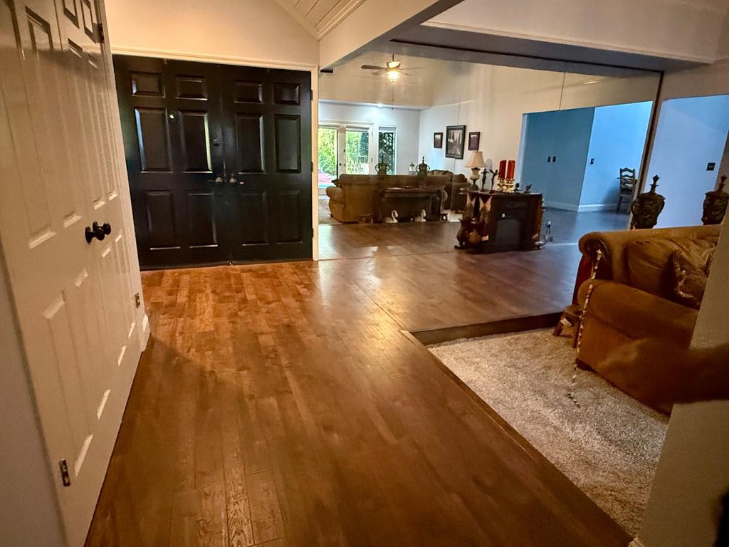 Image 5 of property listing at 2555 W Bluff Avenue # 142, Fresno, CA 93711