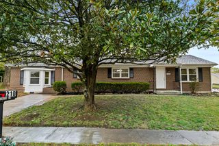 210 Foxwood Drive, Nicholasville, KY 40356