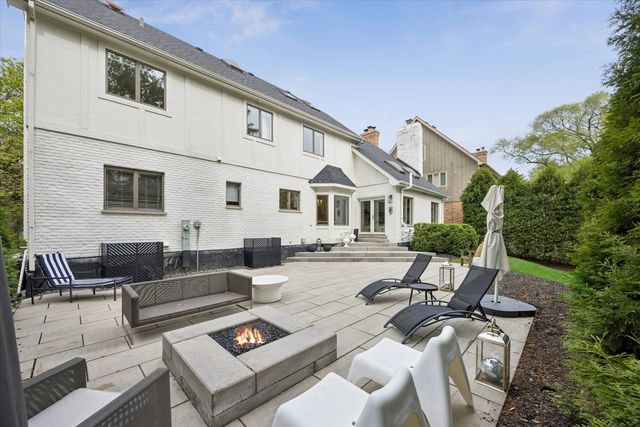 825 S BODIN Street, Hinsdale, IL 60521