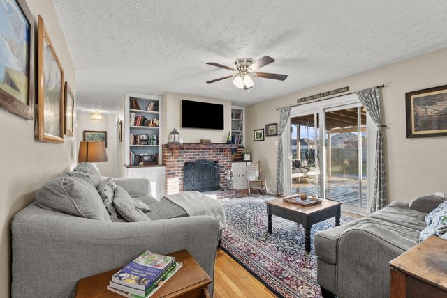 512 Pocahontas Trail, Georgetown, KY 40324