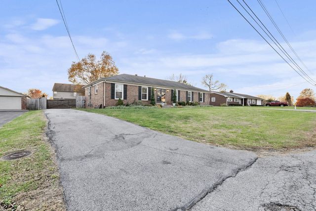 512 Pocahontas Trail, Georgetown, KY 40324