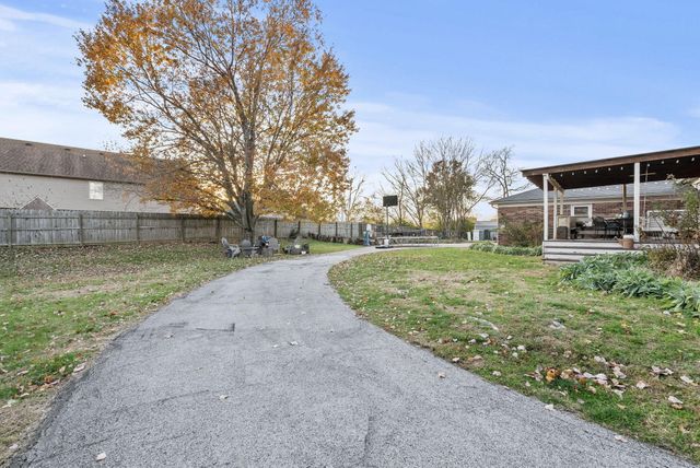 512 Pocahontas Trail, Georgetown, KY 40324