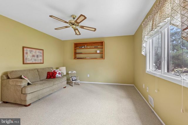 1 BALAMOR LN, Ewing, NJ 08628