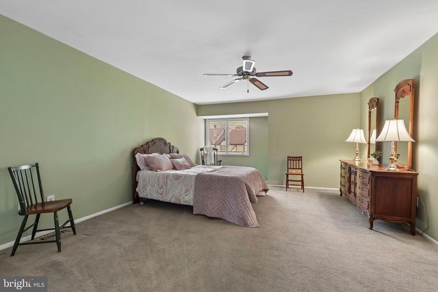 1 BALAMOR LN, Ewing, NJ 08628