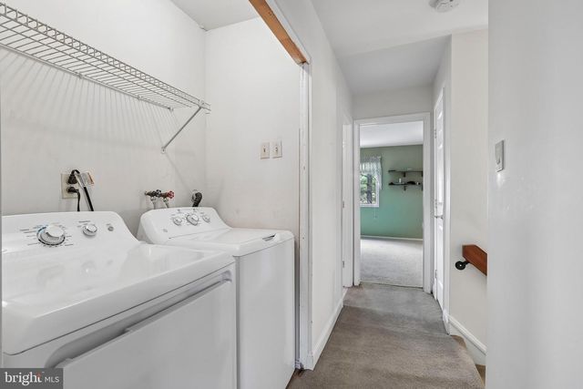 1 BALAMOR LN, Ewing, NJ 08628