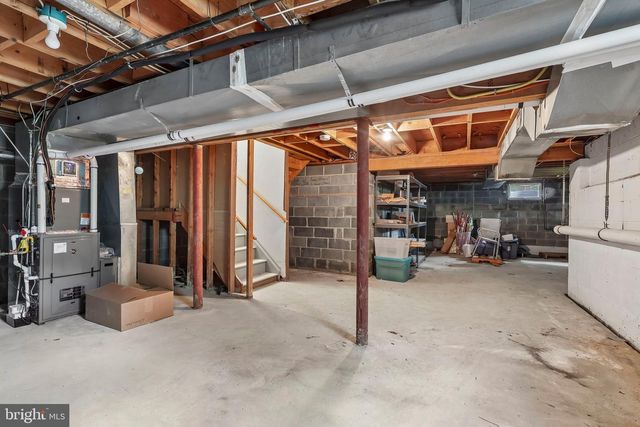 1 BALAMOR LN, Ewing, NJ 08628