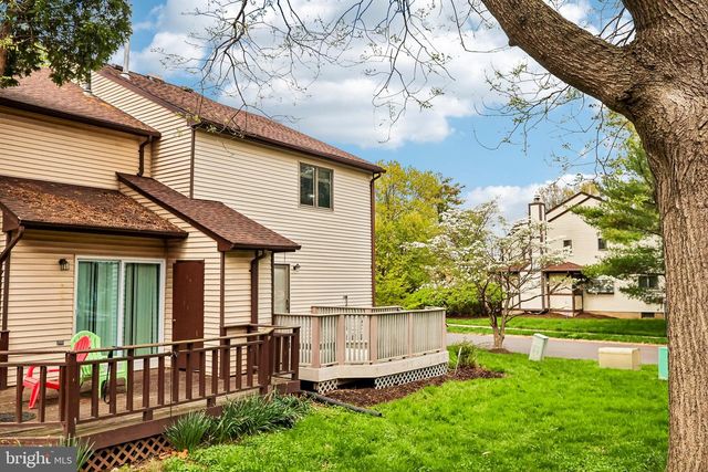 1 BALAMOR LN, Ewing, NJ 08628