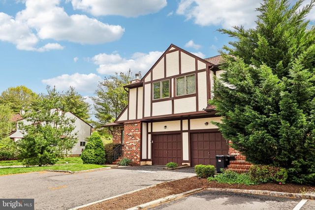 1 BALAMOR LN, Ewing, NJ 08628