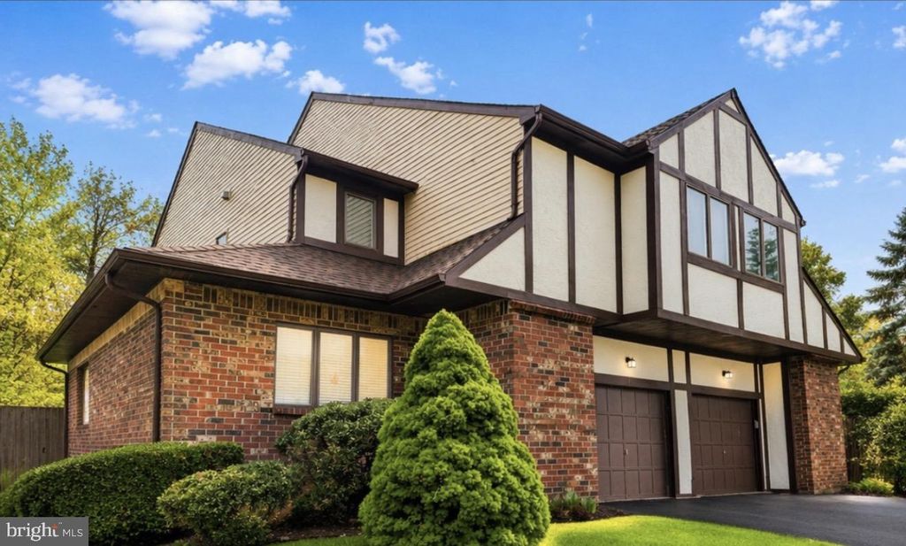 1 BALAMOR LN, Ewing, NJ 08628