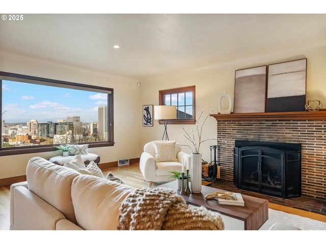 1299 Sw CARDINELL Dr, Portland, OR 97201