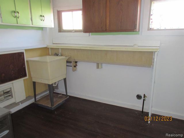 7283 Ford Avenue, Warren, MI 48091