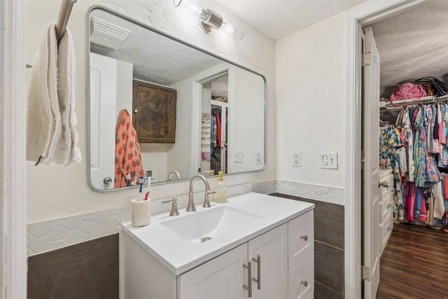 623 E 27th Street, Edmond, OK 73013