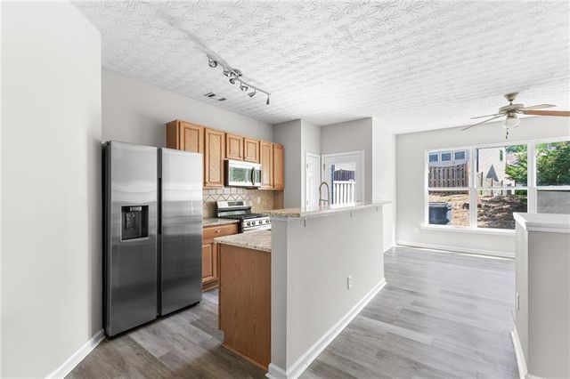 6604 Splashwater Drive, Flowery Branch, GA 30542