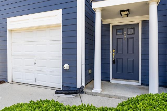6604 Splashwater Drive, Flowery Branch, GA 30542
