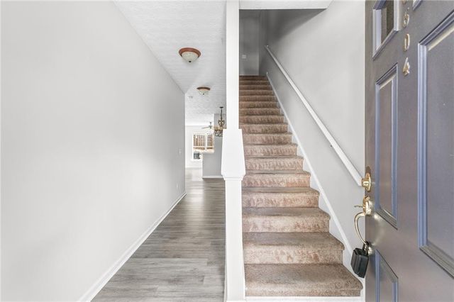 6604 Splashwater Drive, Flowery Branch, GA 30542