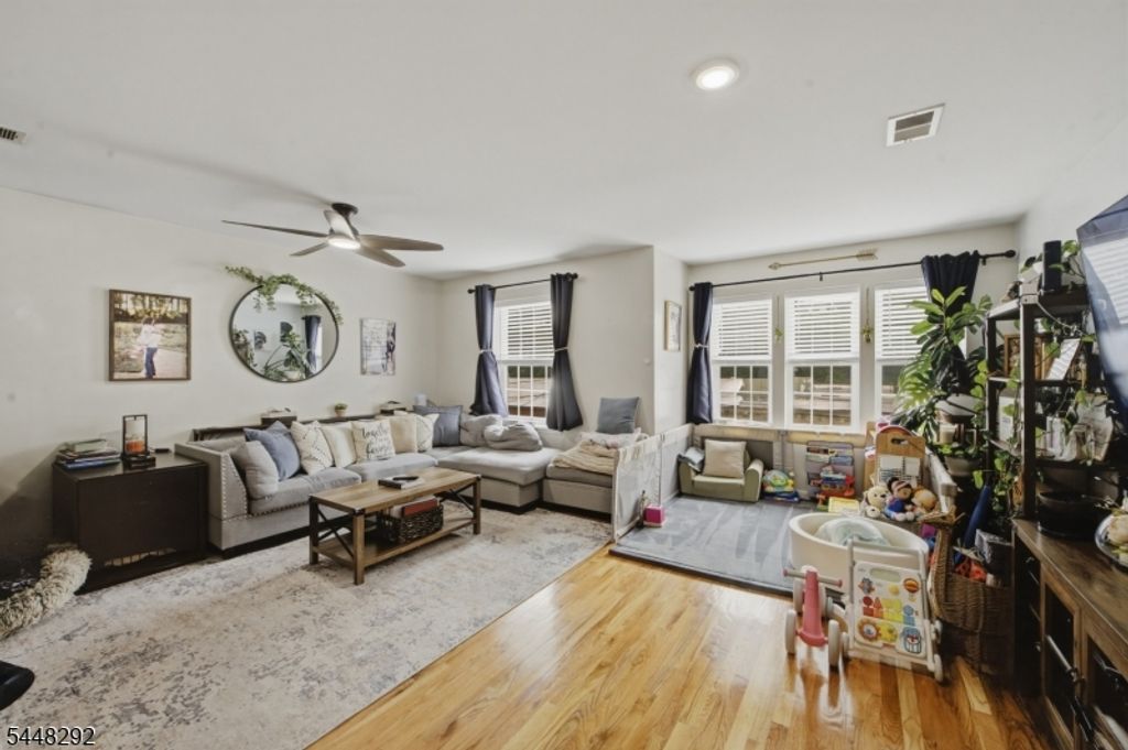 149 Bellair Pl, Newark City, NJ 07104 — photo 2
