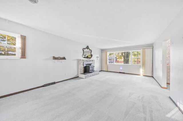 310 Summit Ridge Road N, Reynoldsburg, OH 43068