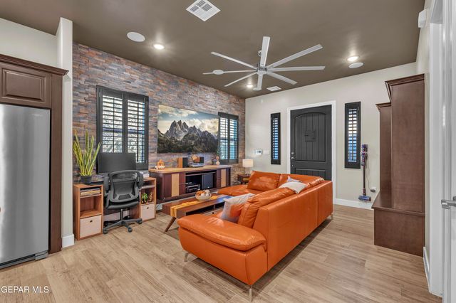 7377 WOODEN NICKEL Drive, El Paso, TX 79911