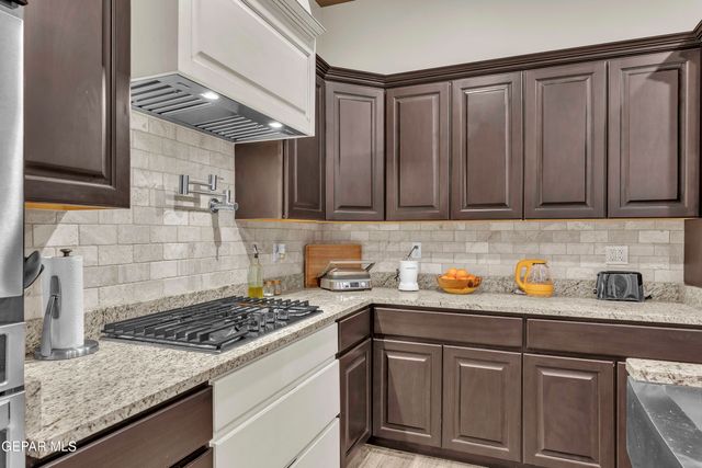 7377 WOODEN NICKEL Drive, El Paso, TX 79911