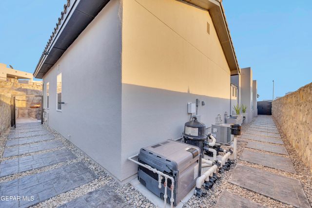 7377 WOODEN NICKEL Drive, El Paso, TX 79911