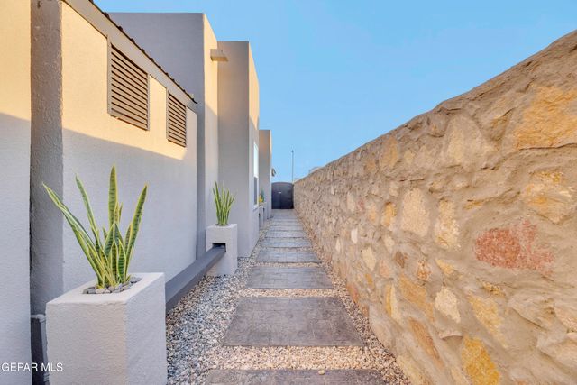 7377 WOODEN NICKEL Drive, El Paso, TX 79911